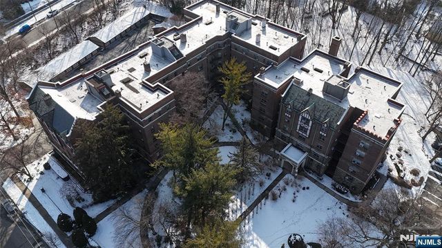 100 Palisade Avenue D12, Englewood, NJ 07631