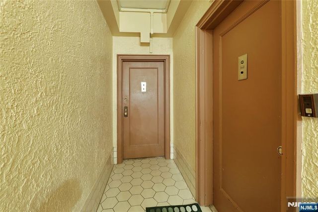 100 Palisade Avenue D12, Englewood, NJ 07631