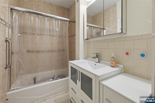 100 Palisade Avenue D12, Englewood, NJ 07631