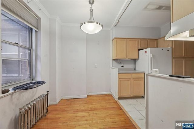 100 Palisade Avenue D12, Englewood, NJ 07631