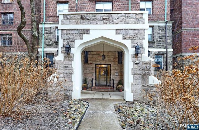 100 Palisade Avenue D12, Englewood, NJ 07631