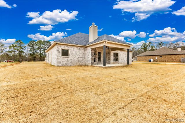 120 Trotter's View Road, Deatsville, AL 36022