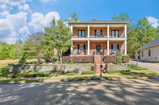 106 Royale Orleans Ct, Dothan, AL 36305