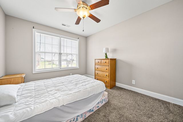 386 Dugger Dr, Clarksville, TN 37042