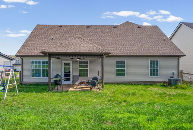 386 Dugger Dr, Clarksville, TN 37042