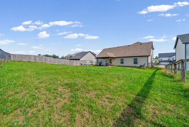 386 Dugger Dr, Clarksville, TN 37042