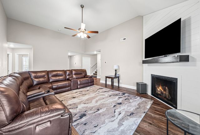 386 Dugger Dr, Clarksville, TN 37042