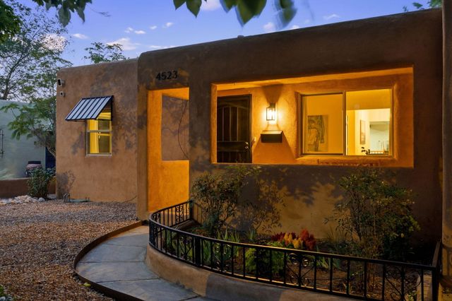 4523 Burton Avenue SE, Albuquerque, NM 87108