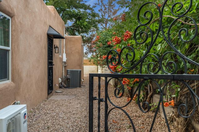 4523 Burton Avenue SE, Albuquerque, NM 87108