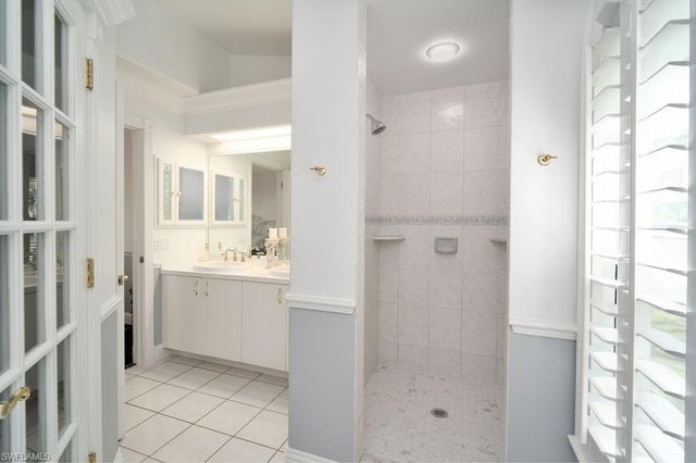 2421 22nd AVE NE, Naples, FL 34120