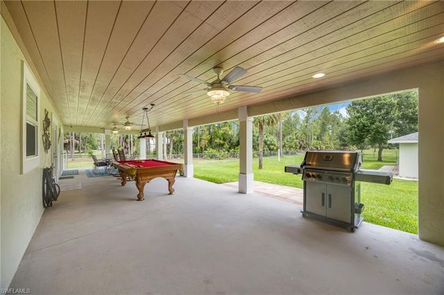 2421 22nd AVE NE, Naples, FL 34120