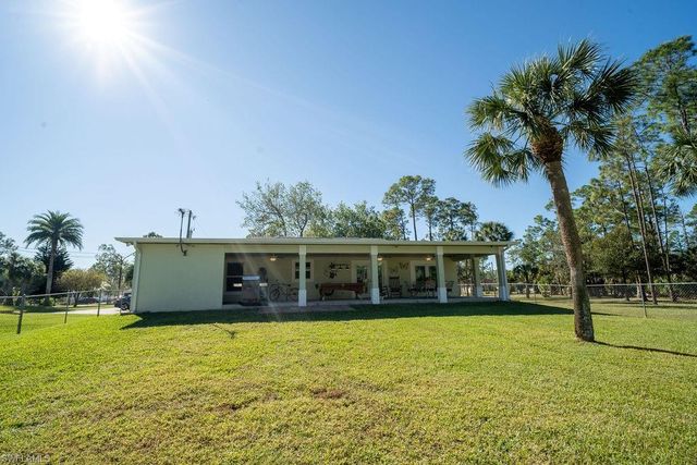 2421 22nd AVE NE, Naples, FL 34120