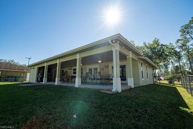 2421 22nd AVE NE, Naples, FL 34120