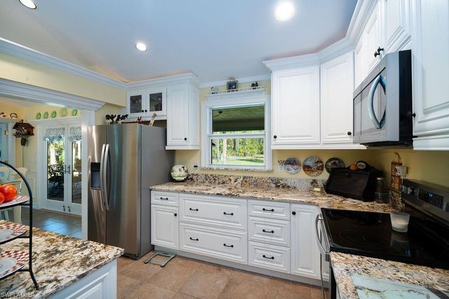 2421 22nd AVE NE, Naples, FL 34120