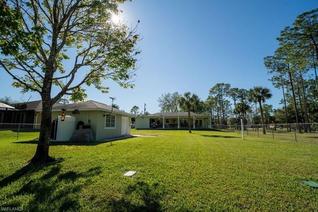 2421 22nd AVE NE, Naples, FL 34120