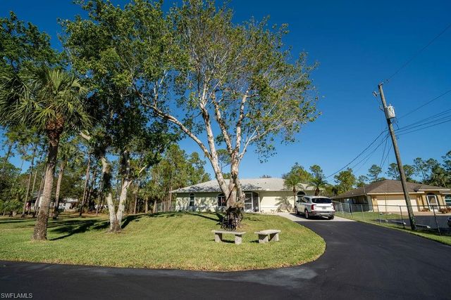 2421 22nd AVE NE, Naples, FL 34120