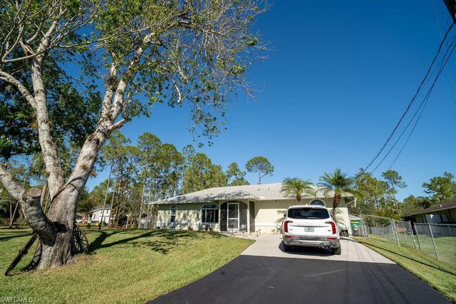 2421 22nd AVE NE, Naples, FL 34120