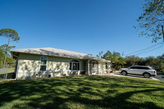 2421 22nd AVE NE, Naples, FL 34120