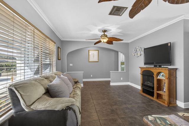 9774 Jonquil Circle S, Palm Beach Gardens, FL 33410