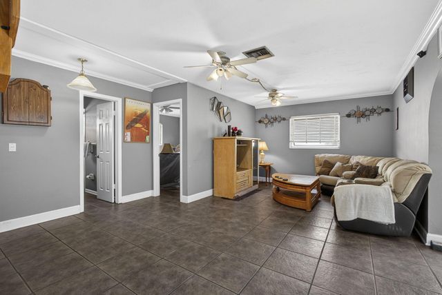 9774 Jonquil Circle S, Palm Beach Gardens, FL 33410