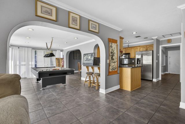 9774 Jonquil Circle S, Palm Beach Gardens, FL 33410