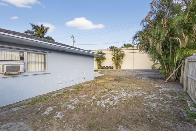 9774 Jonquil Circle S, Palm Beach Gardens, FL 33410