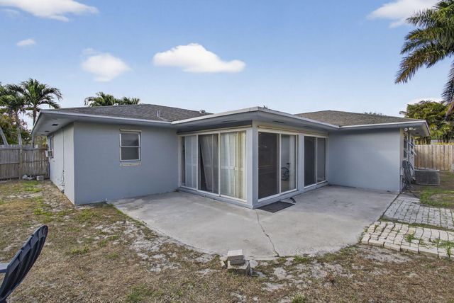 9774 Jonquil Circle S, Palm Beach Gardens, FL 33410