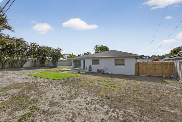 9774 Jonquil Circle S, Palm Beach Gardens, FL 33410