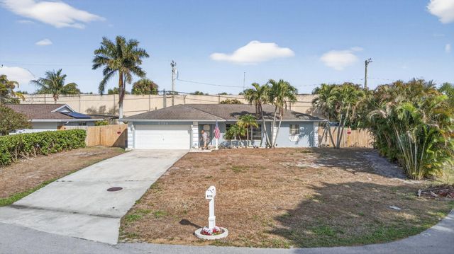 9774 Jonquil Circle S, Palm Beach Gardens, FL 33410