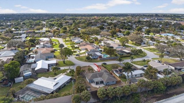 9774 Jonquil Circle S, Palm Beach Gardens, FL 33410