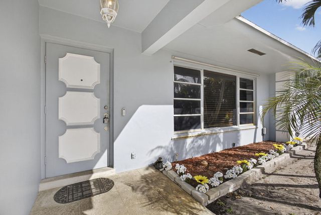 9774 Jonquil Circle S, Palm Beach Gardens, FL 33410