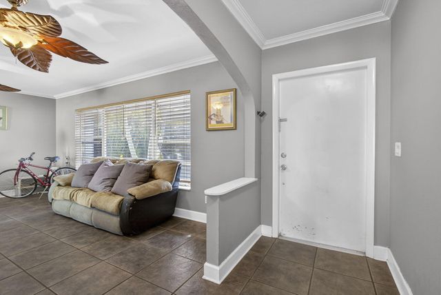 9774 Jonquil Circle S, Palm Beach Gardens, FL 33410