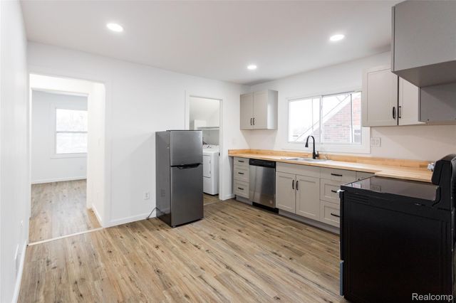 18306 Stoepel Street, Detroit, MI 48221