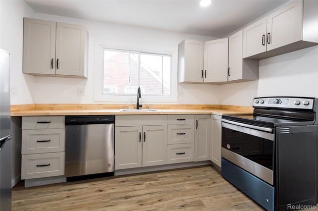 18306 Stoepel Street, Detroit, MI 48221