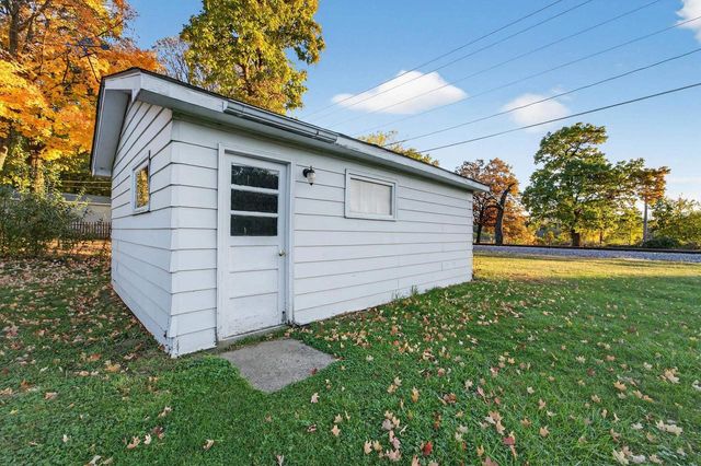 6829 Cooper Avenue, Middleton, WI 53562