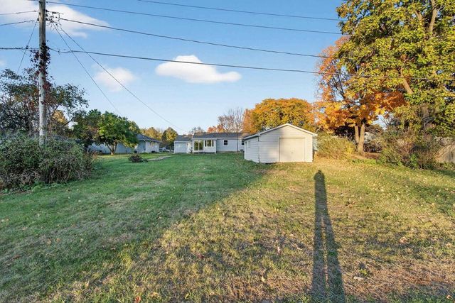 6829 Cooper Avenue, Middleton, WI 53562