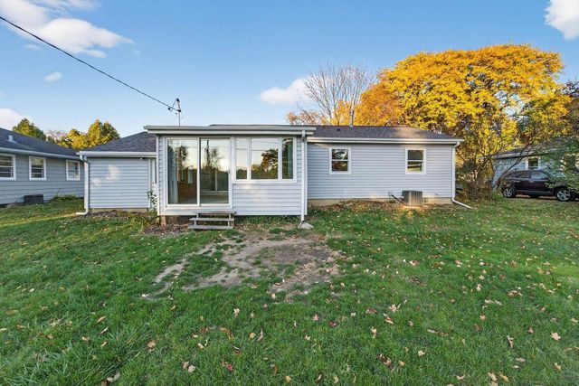 6829 Cooper Avenue, Middleton, WI 53562