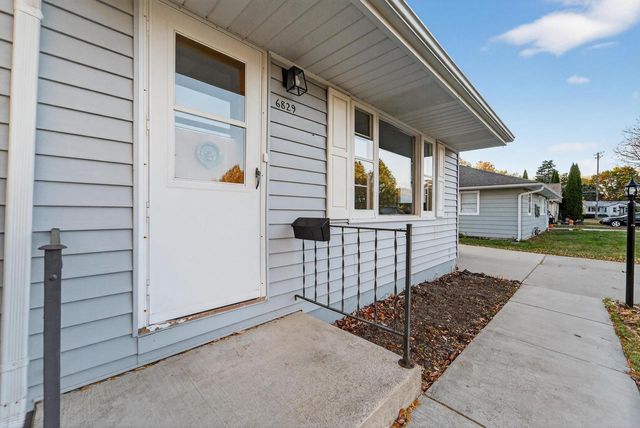 6829 Cooper Avenue, Middleton, WI 53562