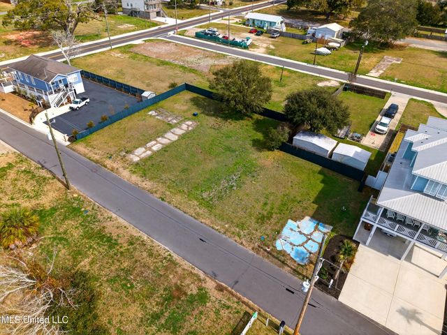 126 Kuhn Street, Biloxi, MS 39530