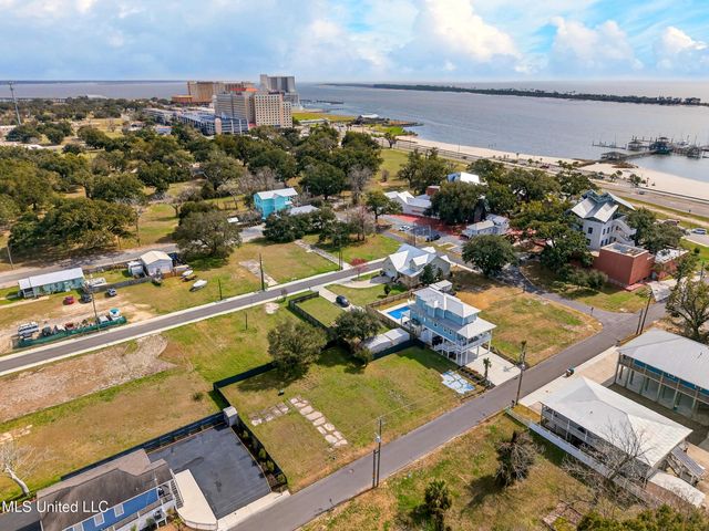 126 Kuhn Street, Biloxi, MS 39530