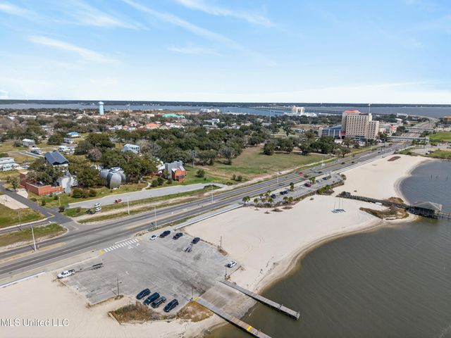 126 Kuhn Street, Biloxi, MS 39530