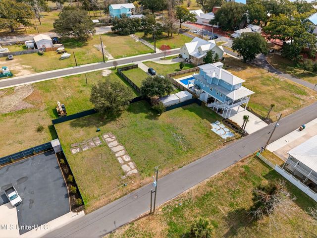 126 Kuhn Street, Biloxi, MS 39530