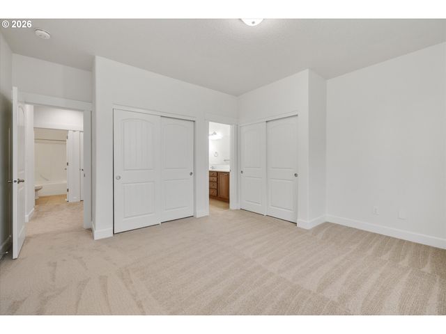 4489 Se HILLYARD Ct, Gresham, OR 97080