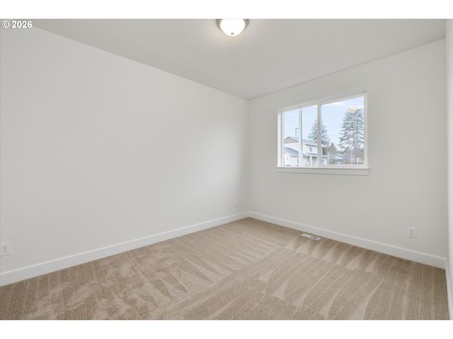 4489 Se HILLYARD Ct, Gresham, OR 97080