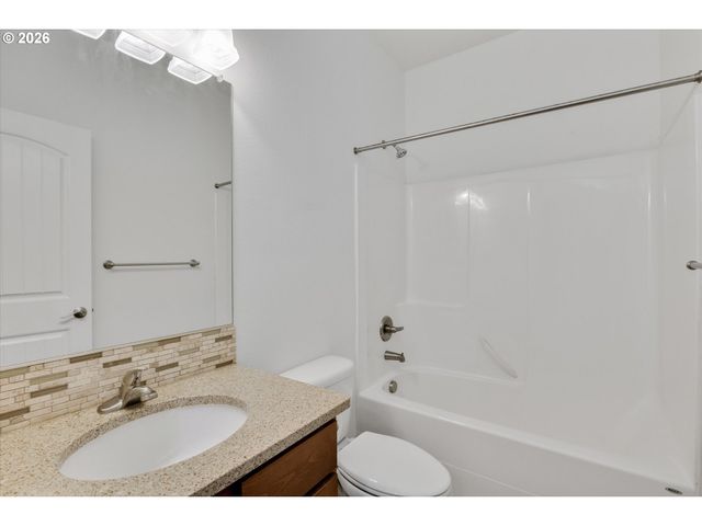 4489 Se HILLYARD Ct, Gresham, OR 97080