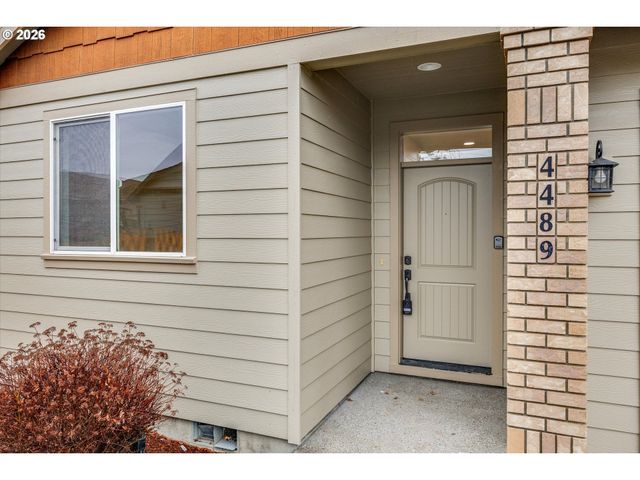 4489 Se HILLYARD Ct, Gresham, OR 97080