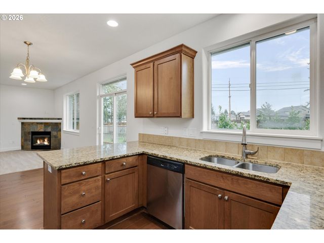 4489 Se HILLYARD Ct, Gresham, OR 97080