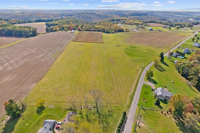 227 Whitestown Rd, Lancaster Twp, PA 16037