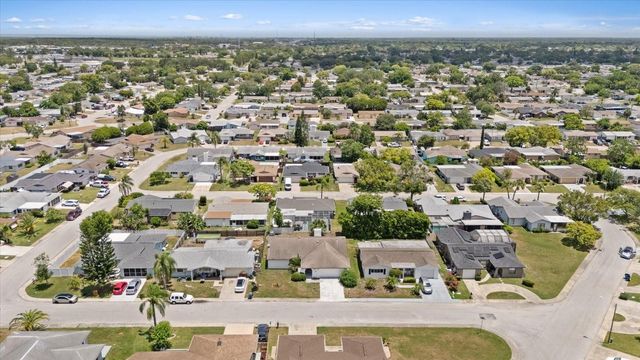 7025 KINGSWAY DRIVE, Port Richey, FL 34668