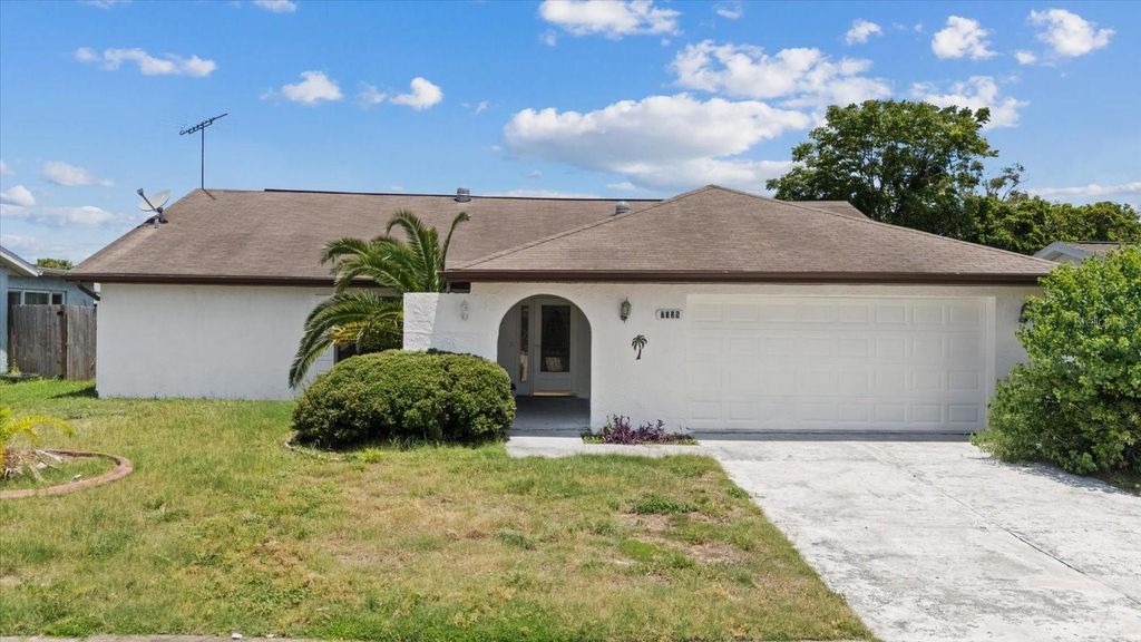 7025 KINGSWAY DRIVE, Port Richey, FL 34668